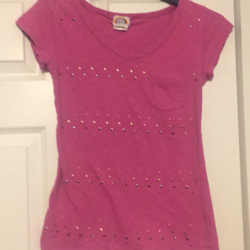 Women’s Love Rocks t-shirt. Size medium